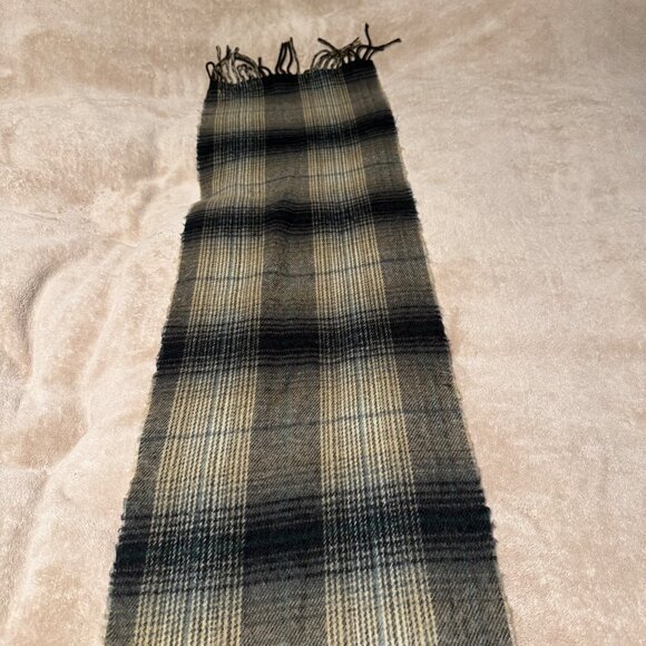 Scarf gray black brown plaid fringe no brand or material tag academic - Picture 6 of 7